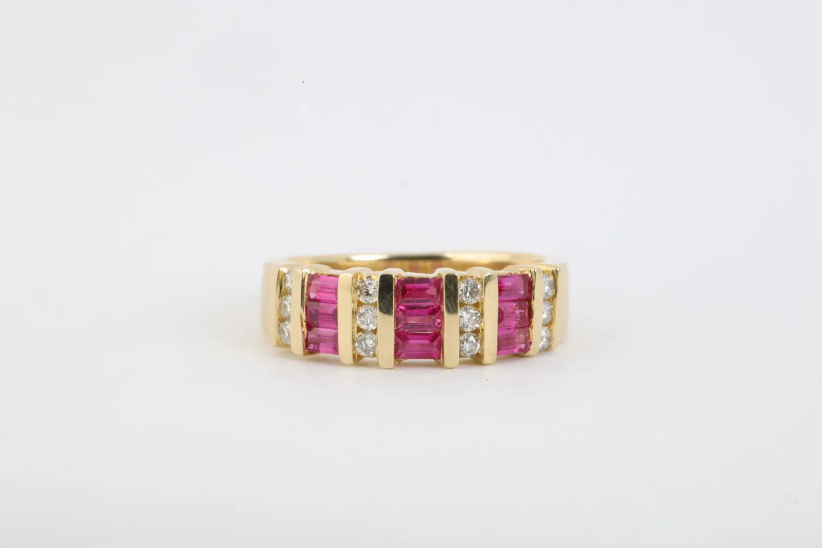 14k Yellow Gold 0.18tcw Diamond 0.54tcw Pink Sapphire Ring Size 7 (6.31g.)