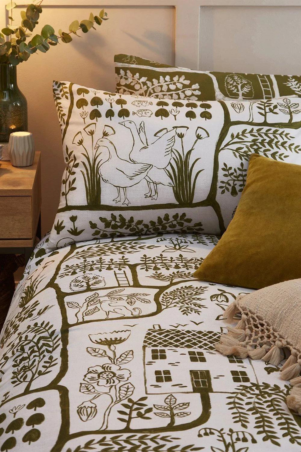 Bedding | Frida Abstract Floral Reversible Duvet Cover Set | Furn