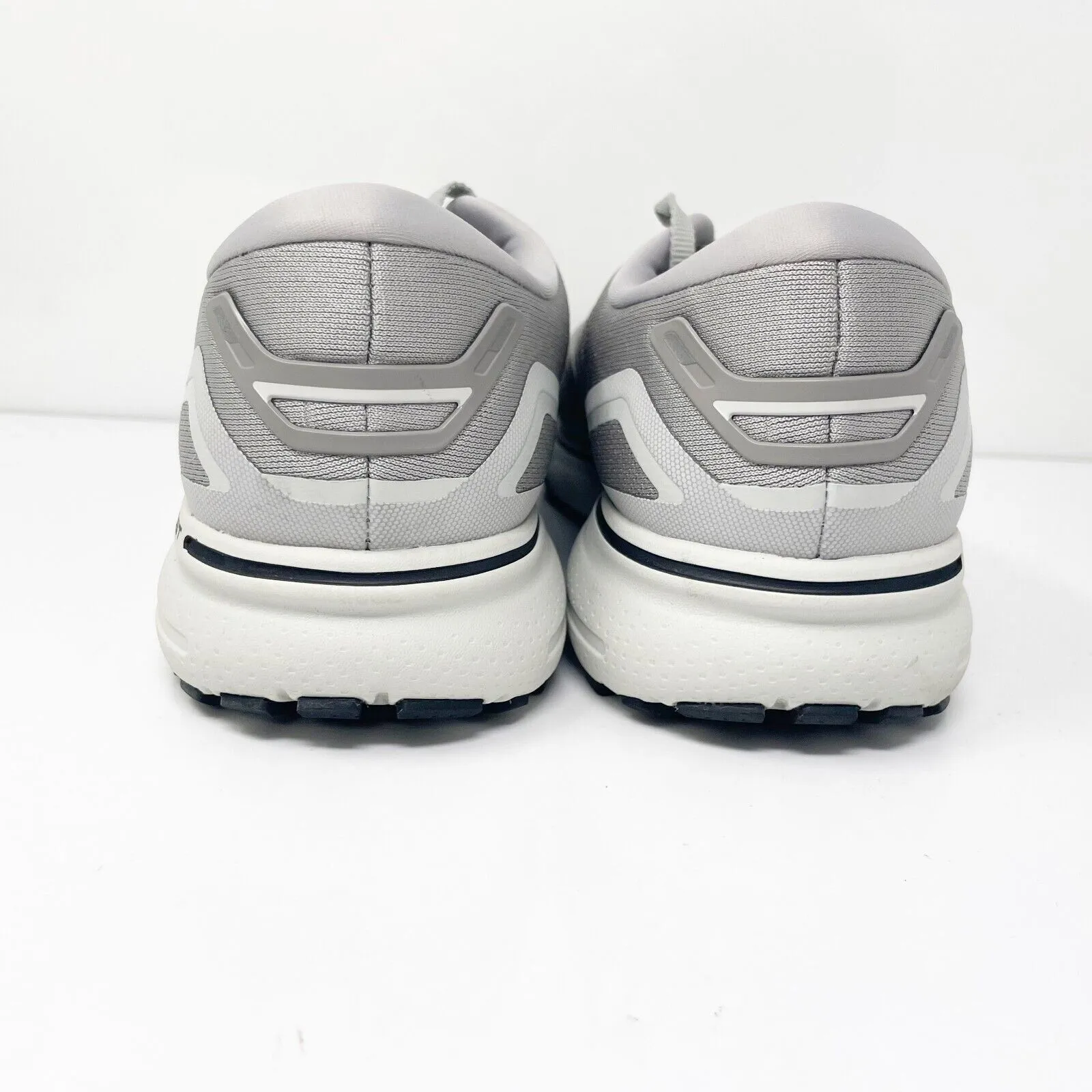 Brooks Mens Ghost 15 1103932E098 Gray Running Shoes Sneakers Size 11 2E