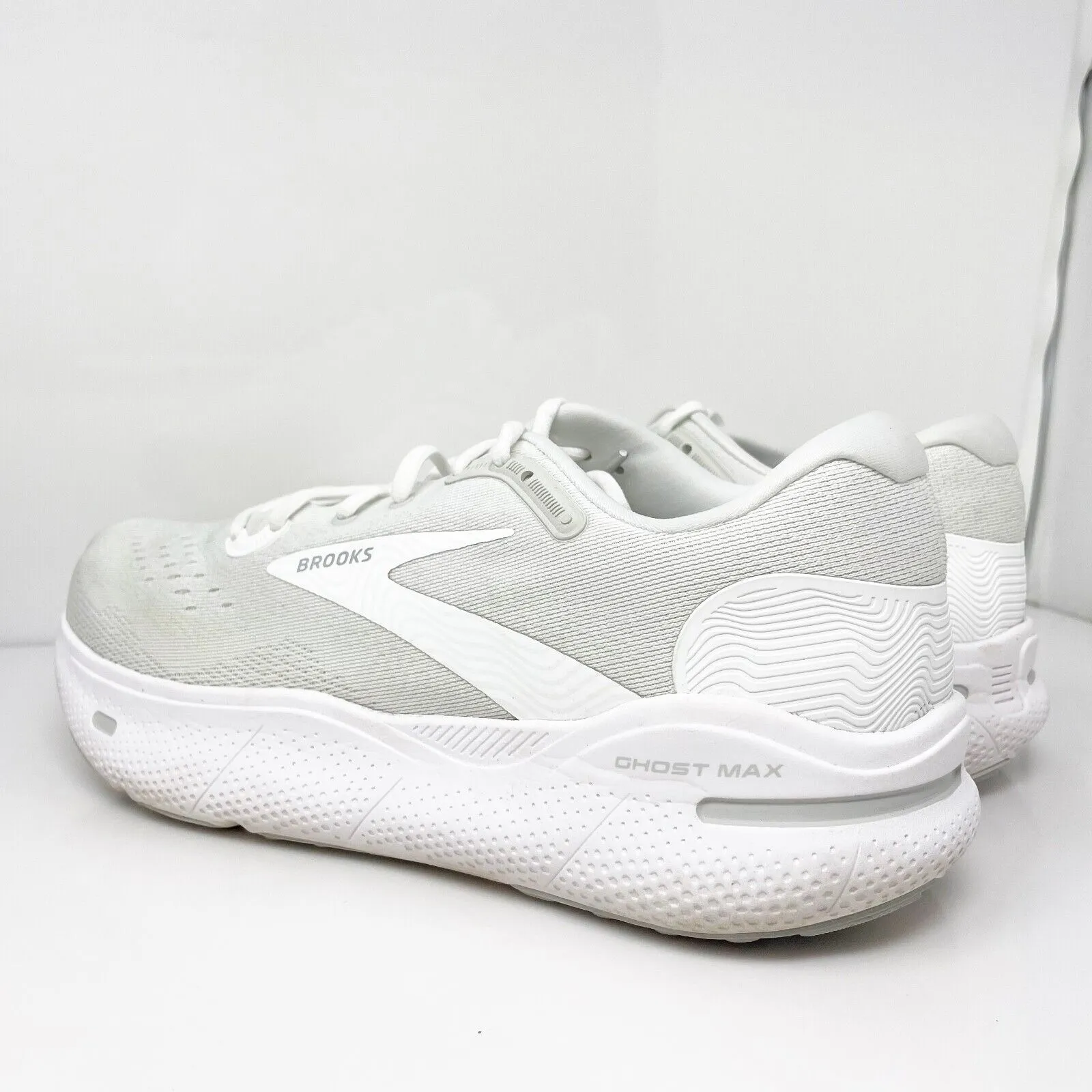 Brooks Mens Ghost Max 1104061D124 White Running Shoes Sneakers Size 10 D