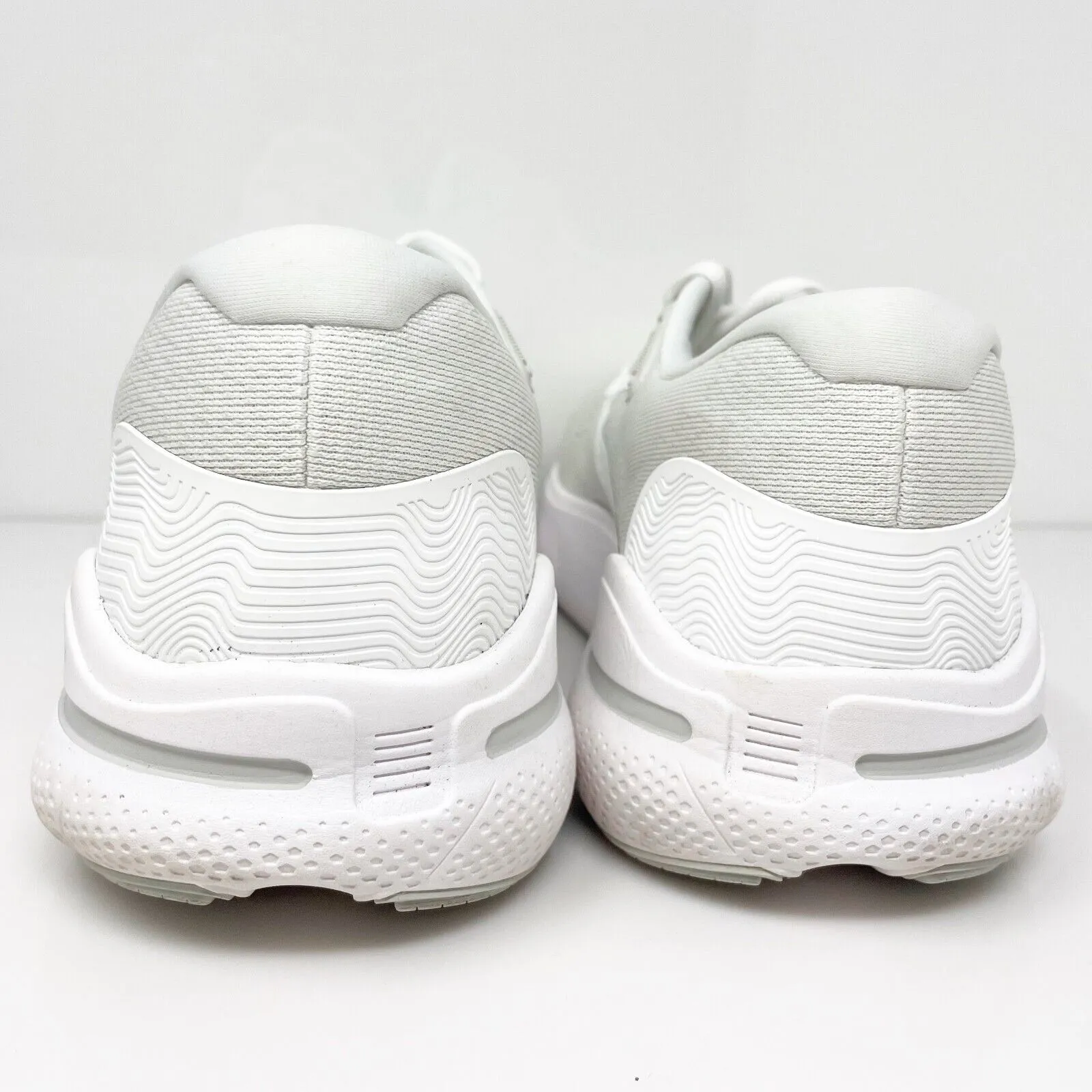 Brooks Mens Ghost Max 1104061D124 White Running Shoes Sneakers Size 10 D