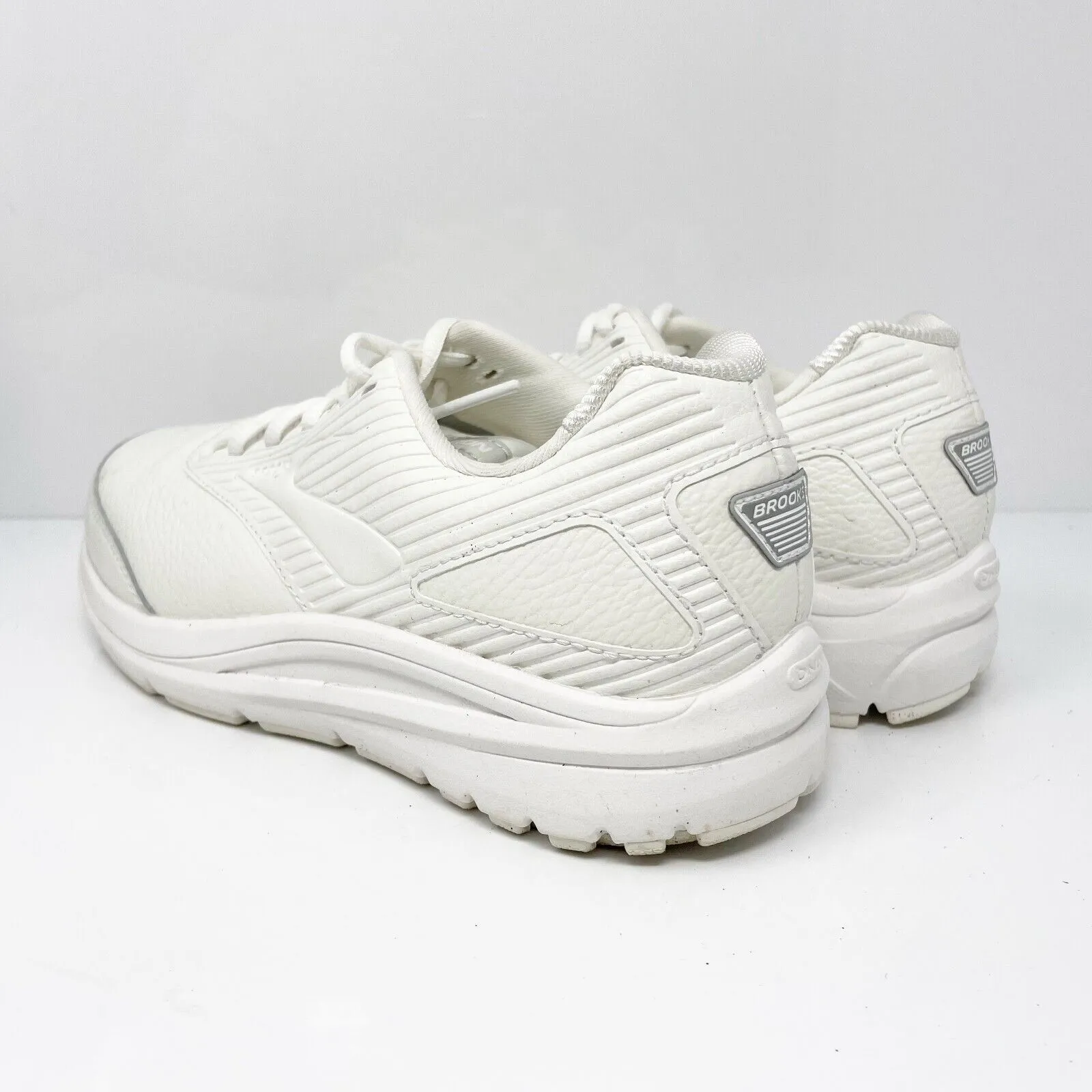 Brooks Womens Addiction Walker 2 1203071D142 White Running Shoes Sneakers Sz 7 D