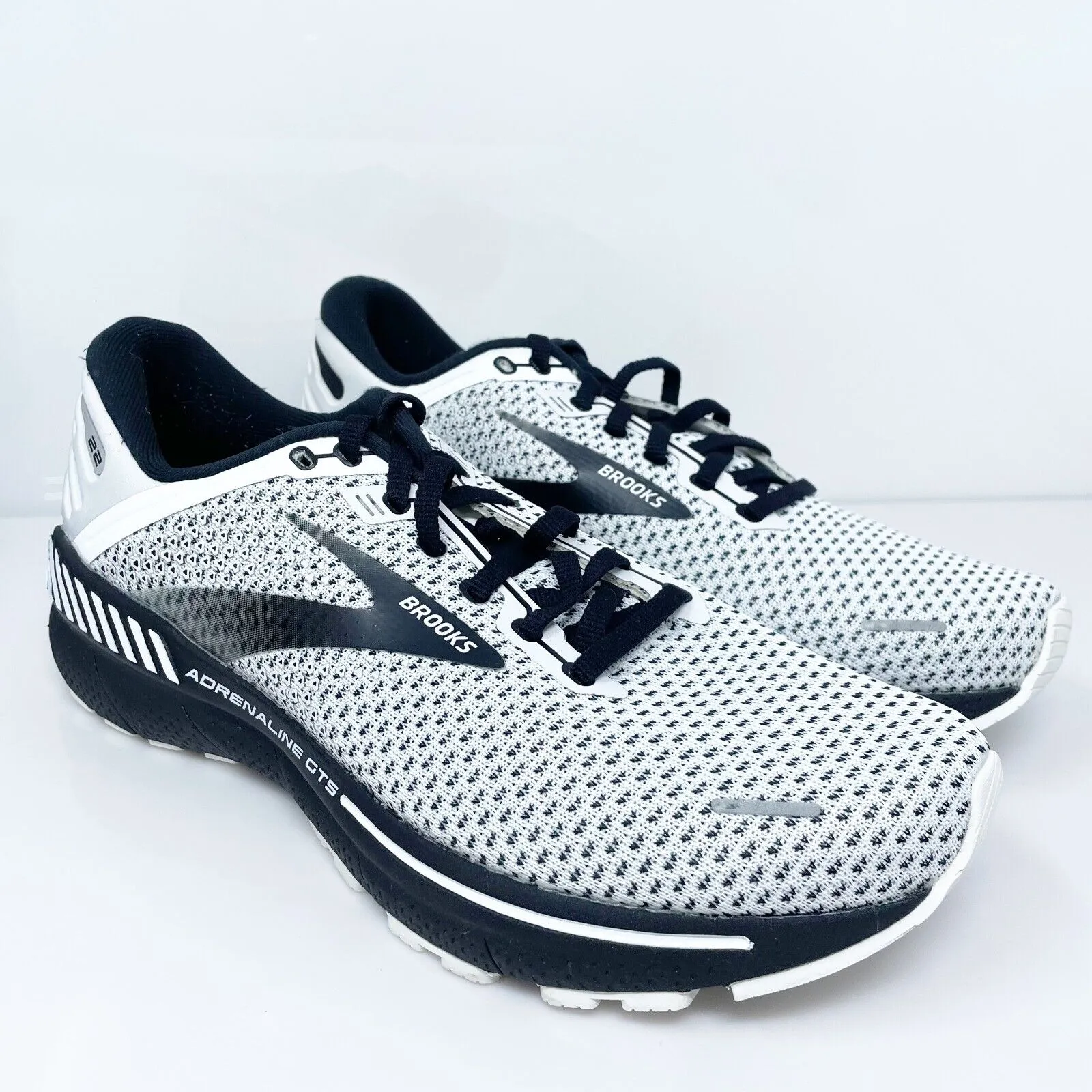 Brooks Womens Adrenaline GTS 22 1203531B135 White Running Shoes Sneakers 10.5 B
