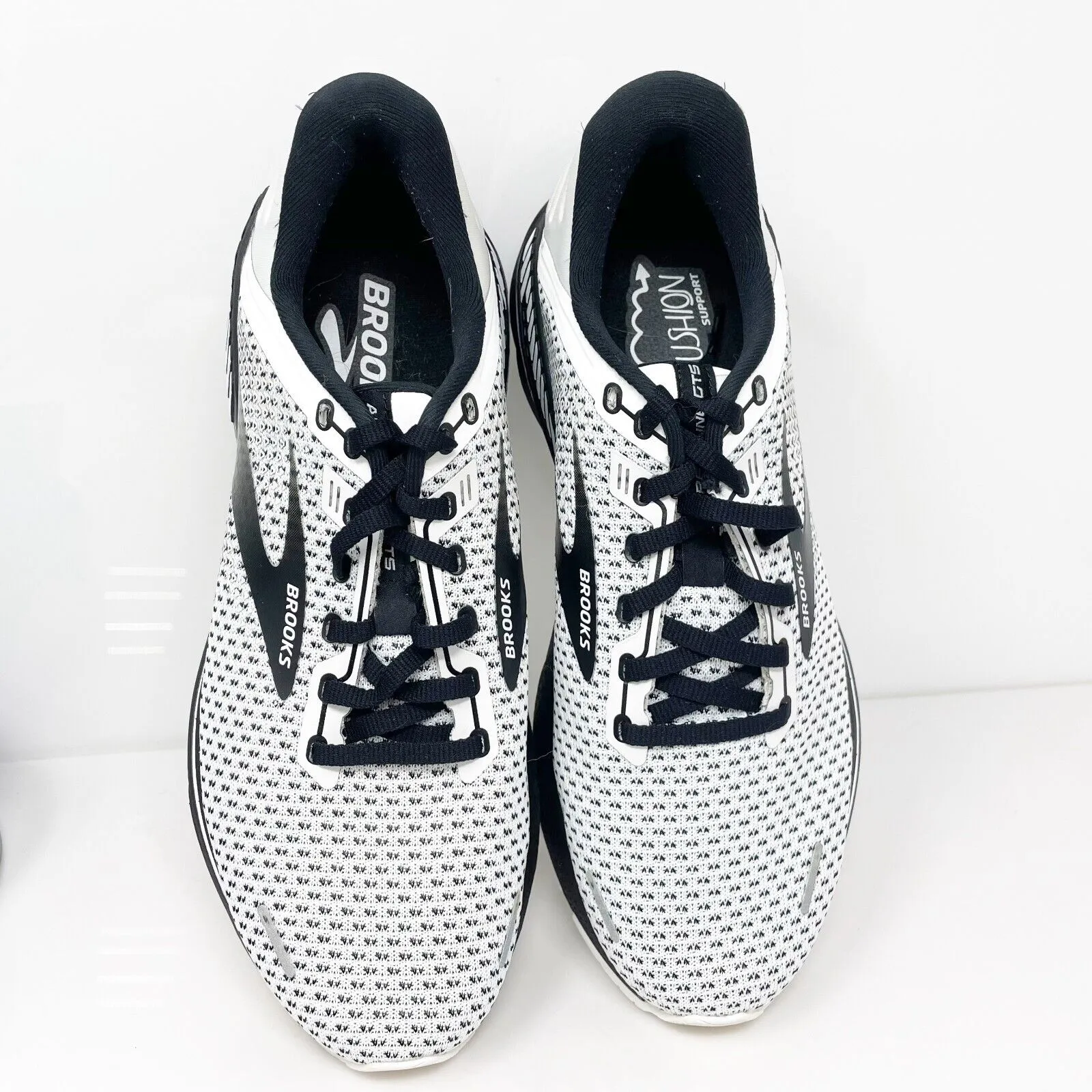 Brooks Womens Adrenaline GTS 22 1203531B135 White Running Shoes Sneakers 10.5 B
