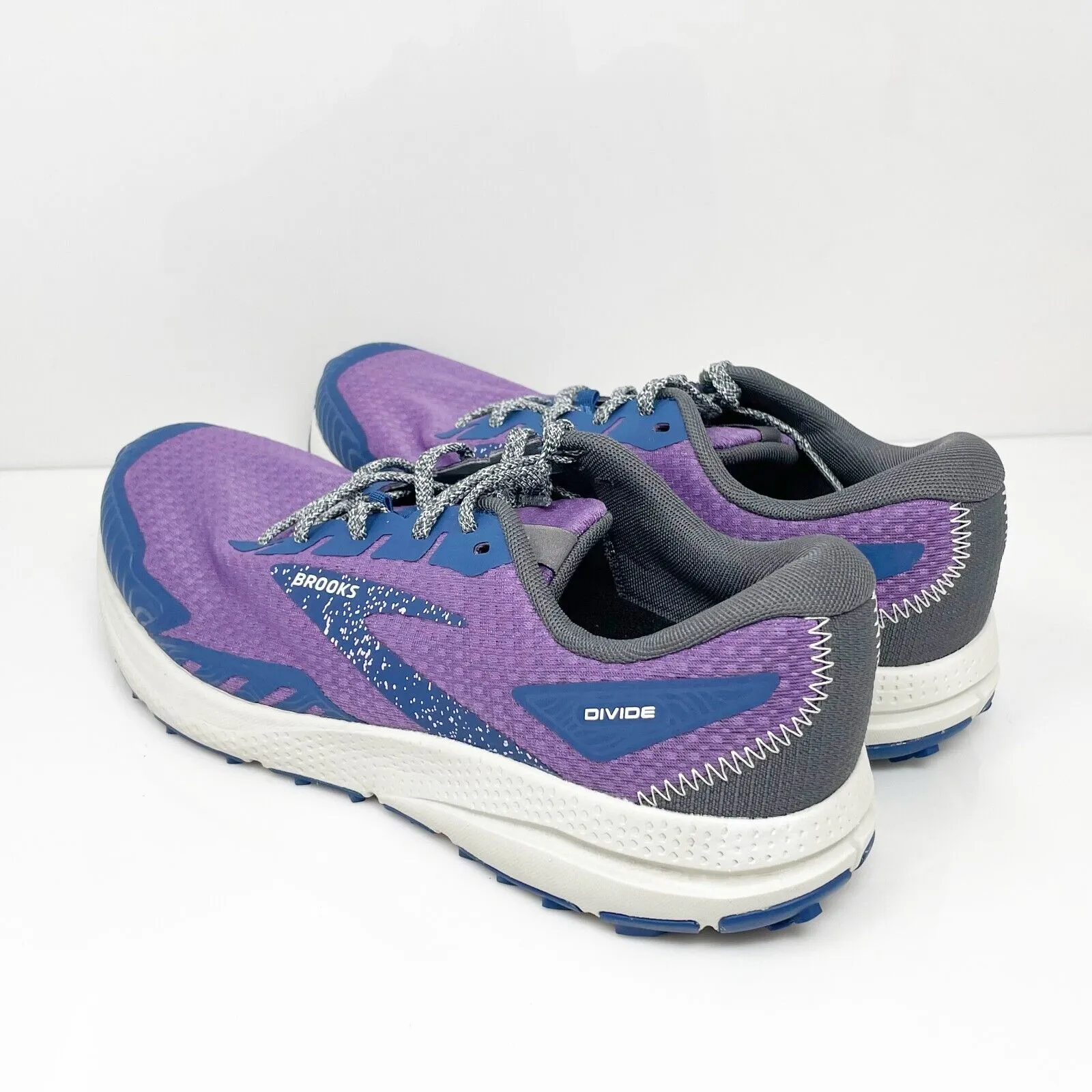 Brooks Womens Divide 4 1203941B582 Purple Running Shoes Sneakers Size 10 B