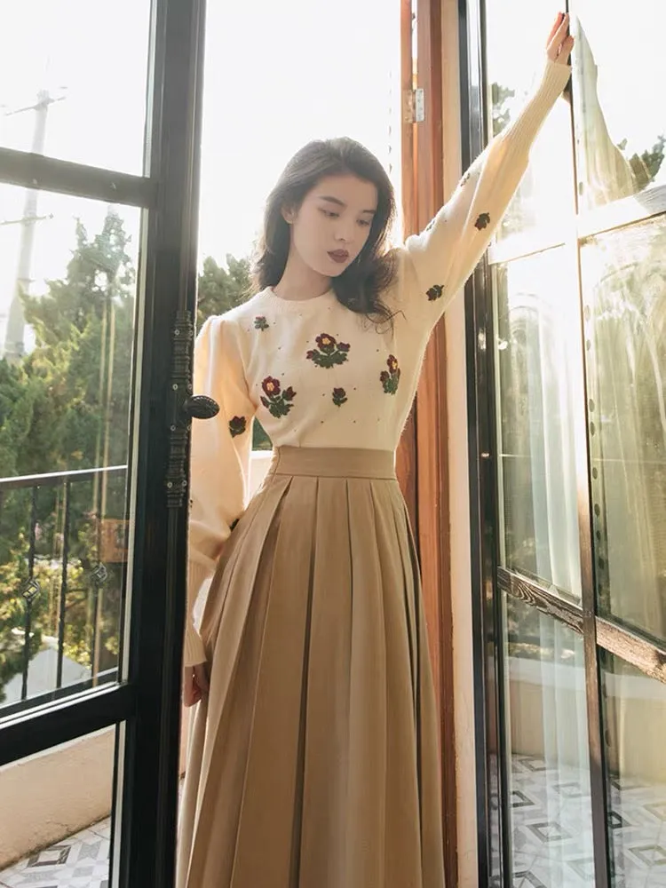 French autumn and winter new style retro embroidered small red flower knitted sweater and pleated skirt two-piece set with sweet