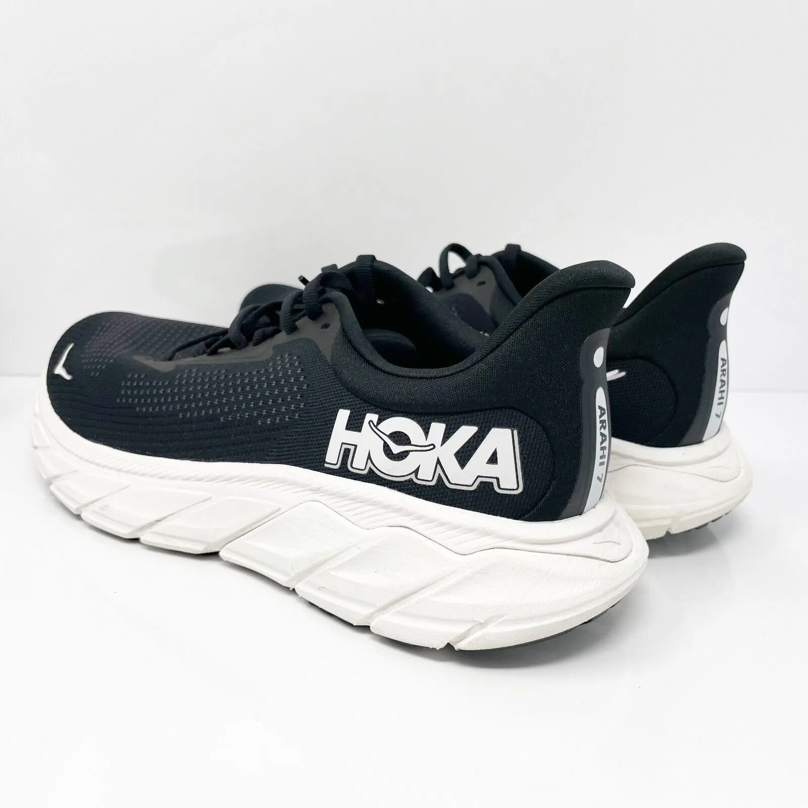 Hoka One One Womens Arahi 7 1147851 BWHT Black Running Shoes Sneakers Size 10 B