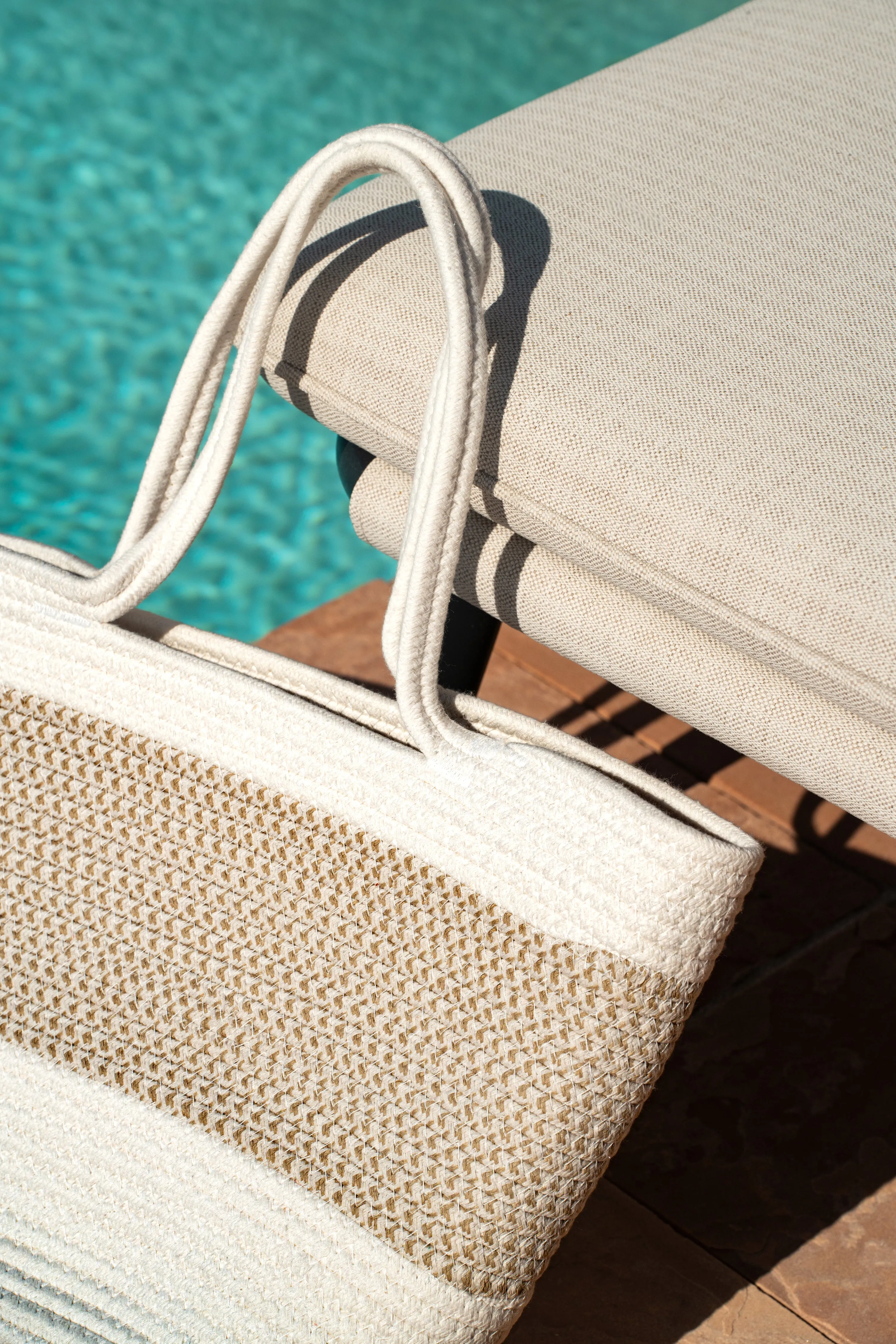 Ivory Mar De Luz Tote Bag