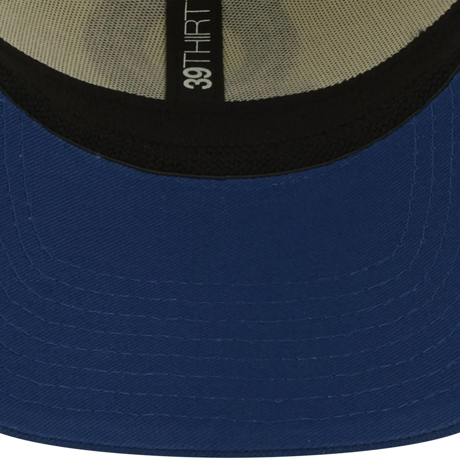 New Era Indianapolis Colts NFL 2022 Sideline 39THIRTY Baseball Cap - Cream