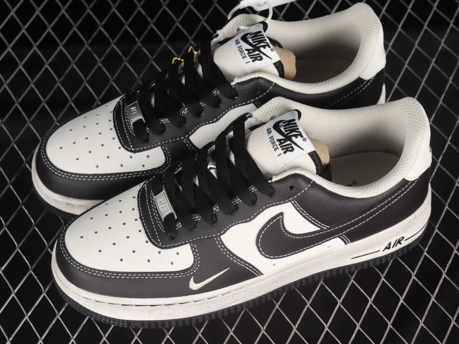 Nike Air Force 1 07 Low Black White DB3301-088