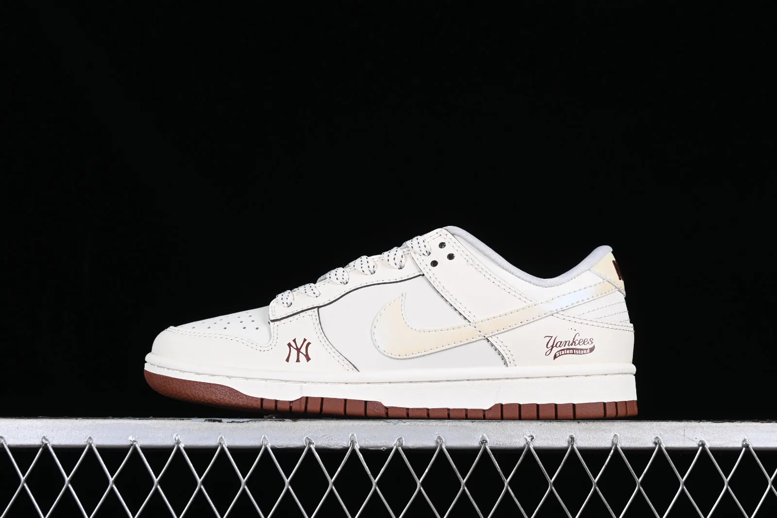 Nike SB Dunk Low MLB Off White Light Brown FC1688-107