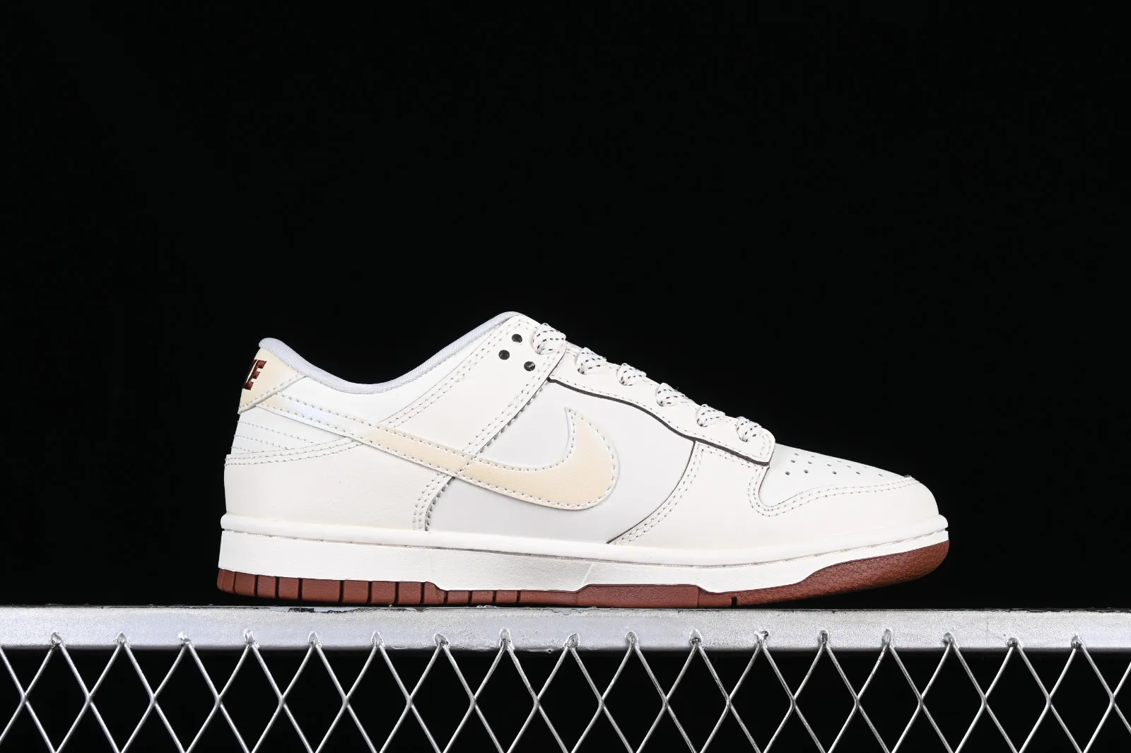 Nike SB Dunk Low MLB Off White Light Brown FC1688-107