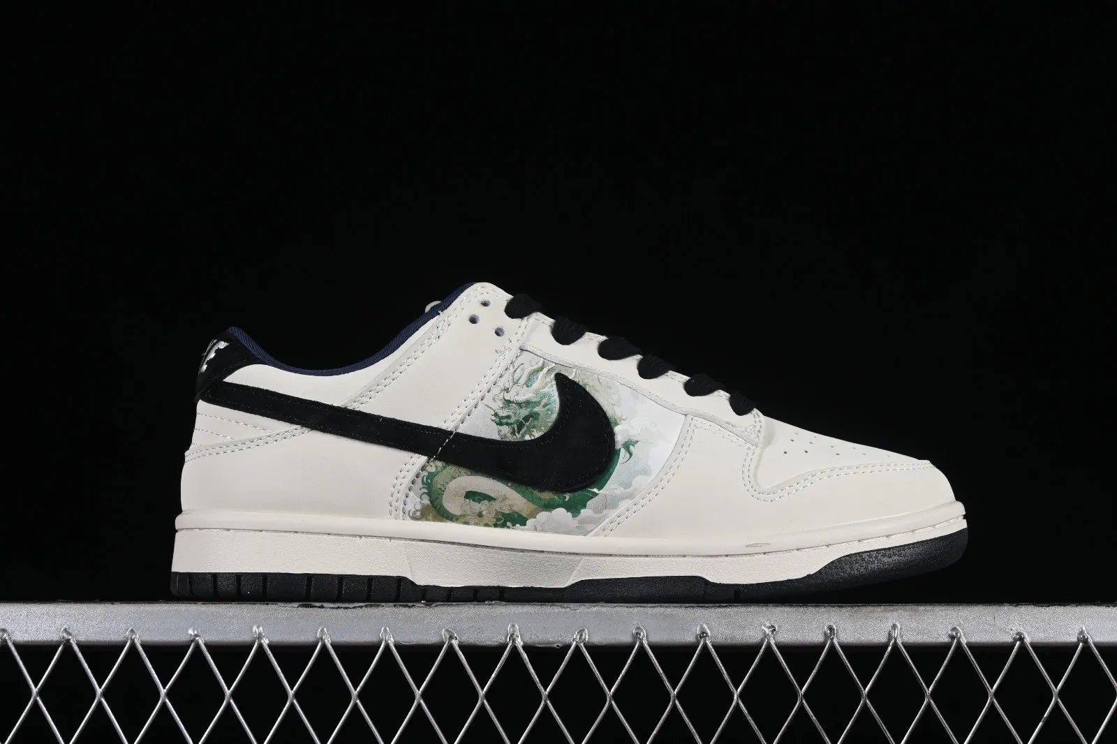 Nike SB Dunk Low Off White Black Red XB3802-711