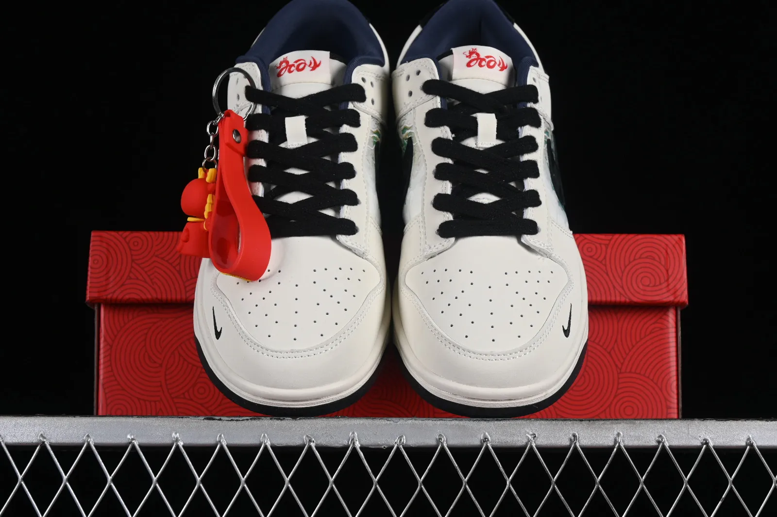 Nike SB Dunk Low Off White Black Red XB3802-711