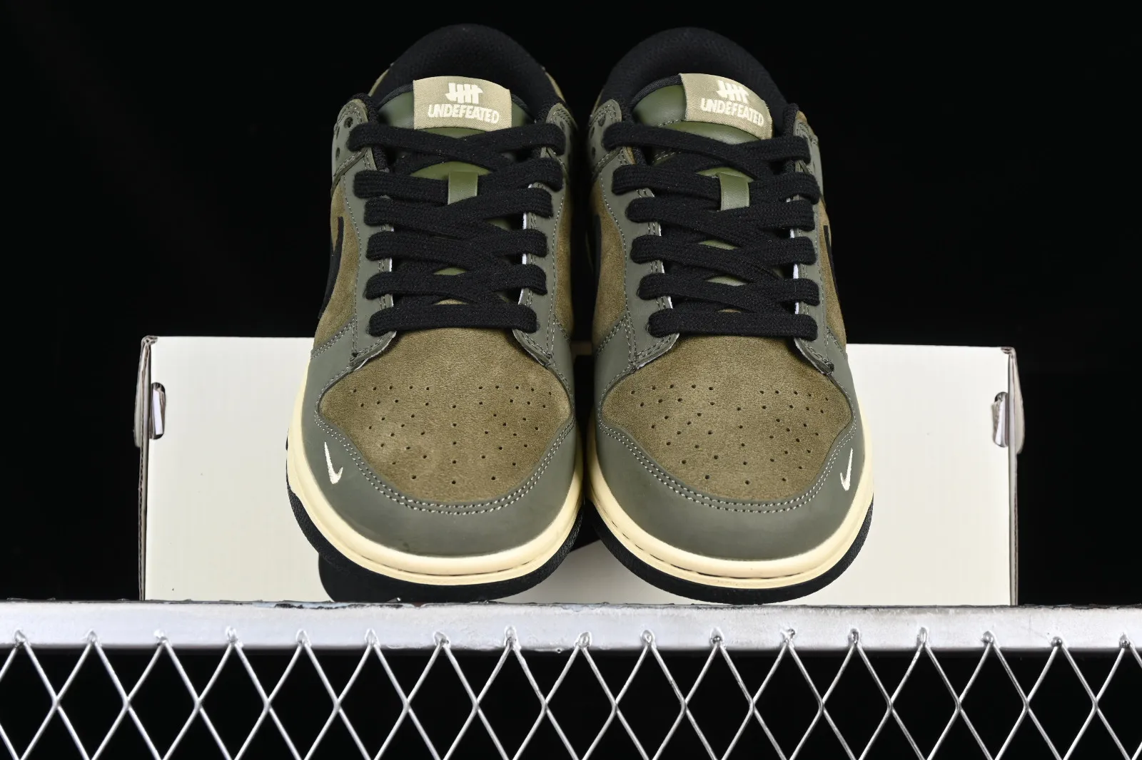 Nike SB Dunk Low UN Dark Green Black JH8037-921