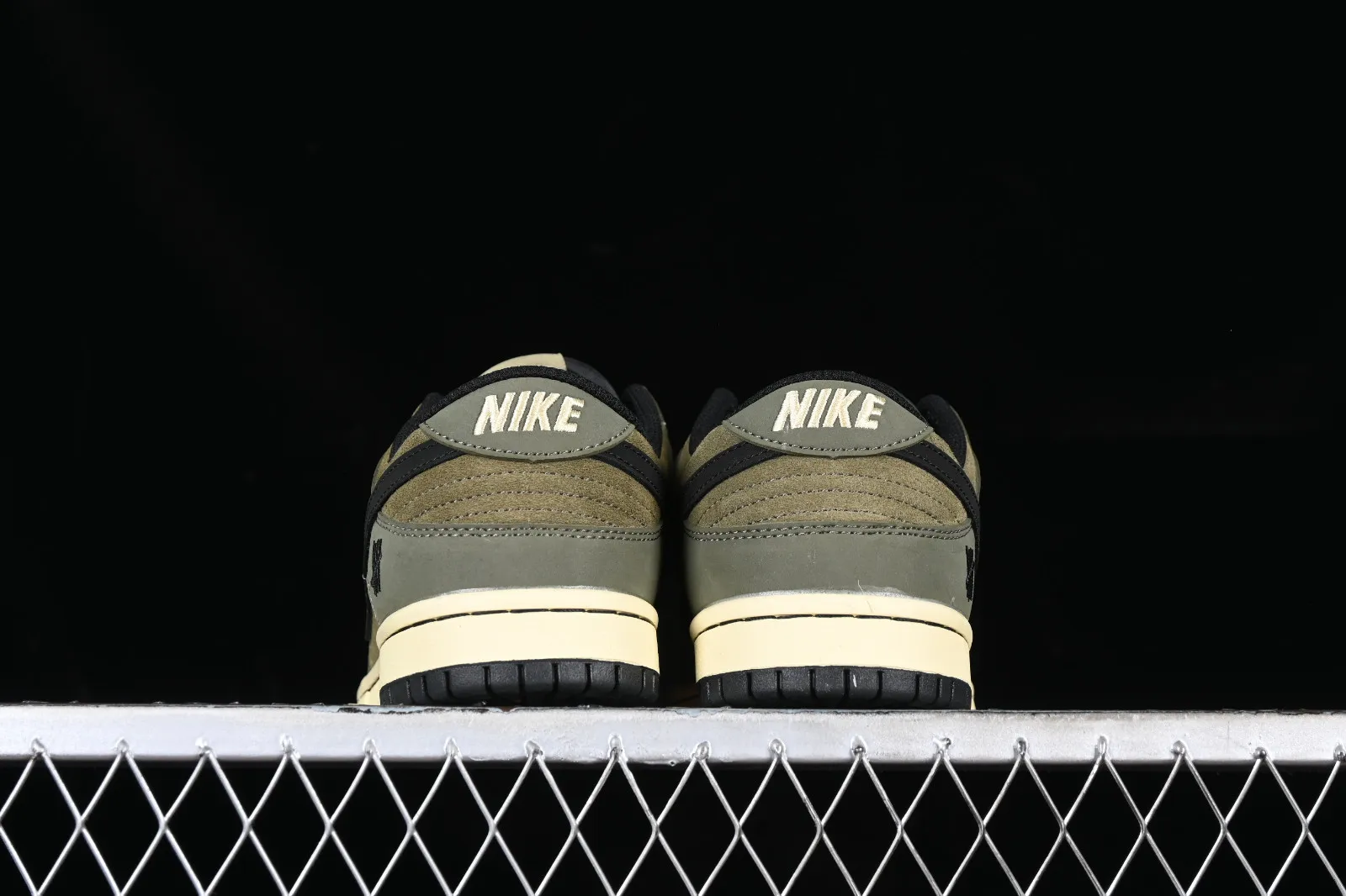 Nike SB Dunk Low UN Dark Green Black JH8037-921