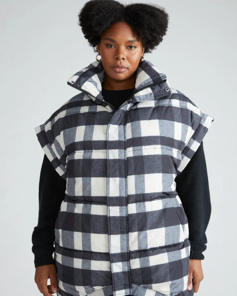 Paparazzi Puffer Vest - Snowy Night Plaid