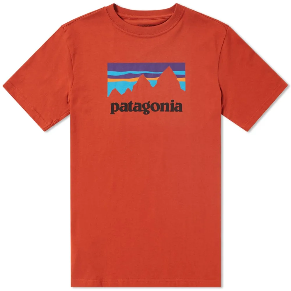 Patagonia Shop Sticker TeeRoots Red