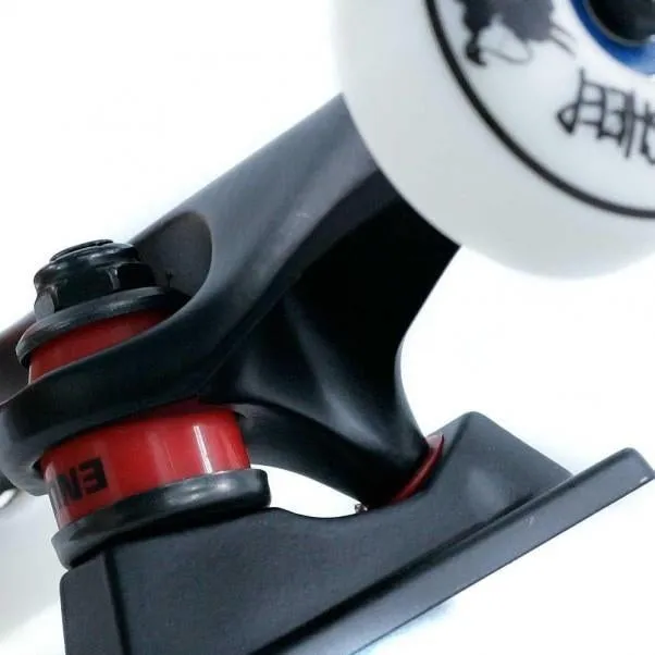 Santa Cruz Complete Skateboard Screaming Hand Multi 8.25