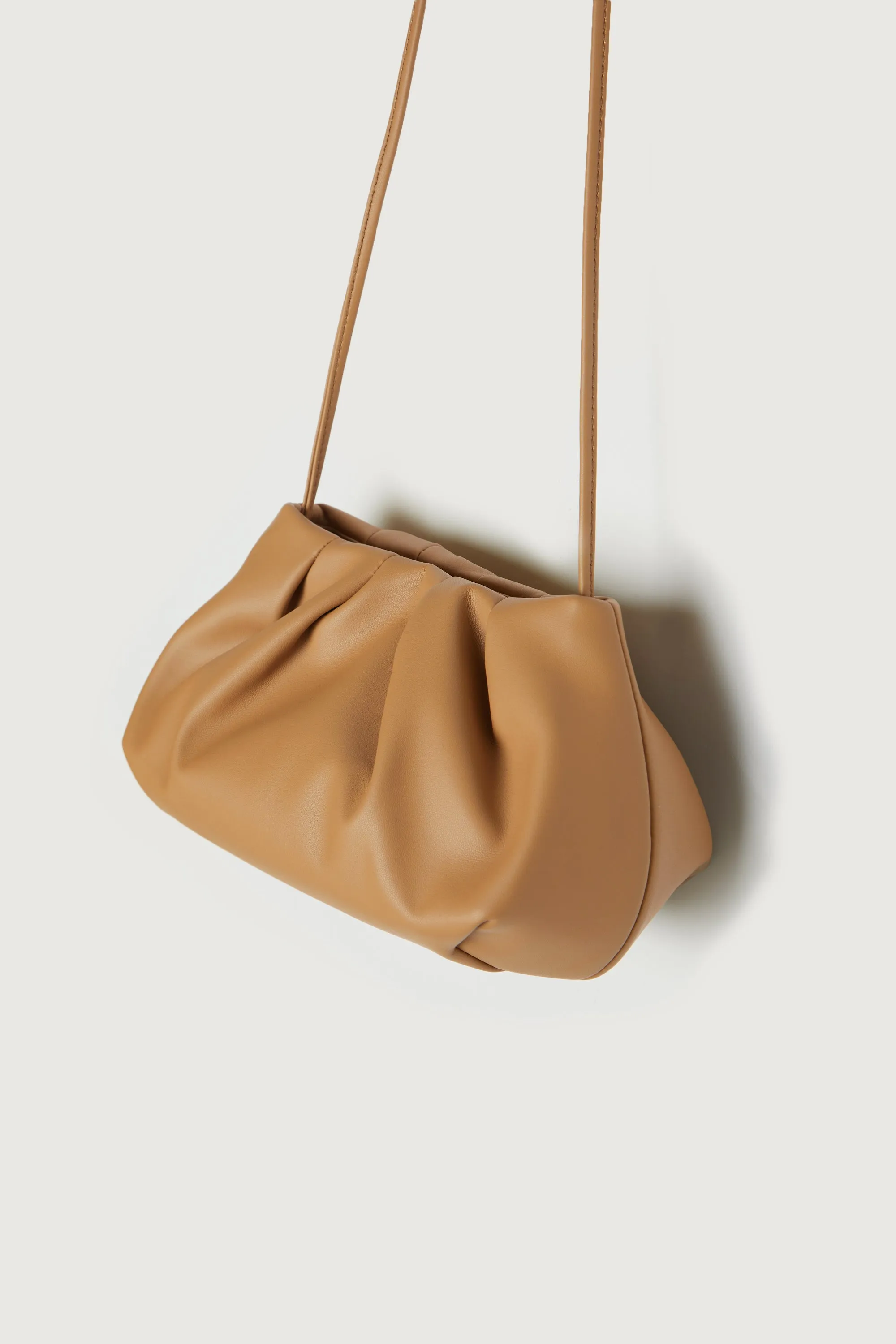 SCRUNCH TOP CLUTCH