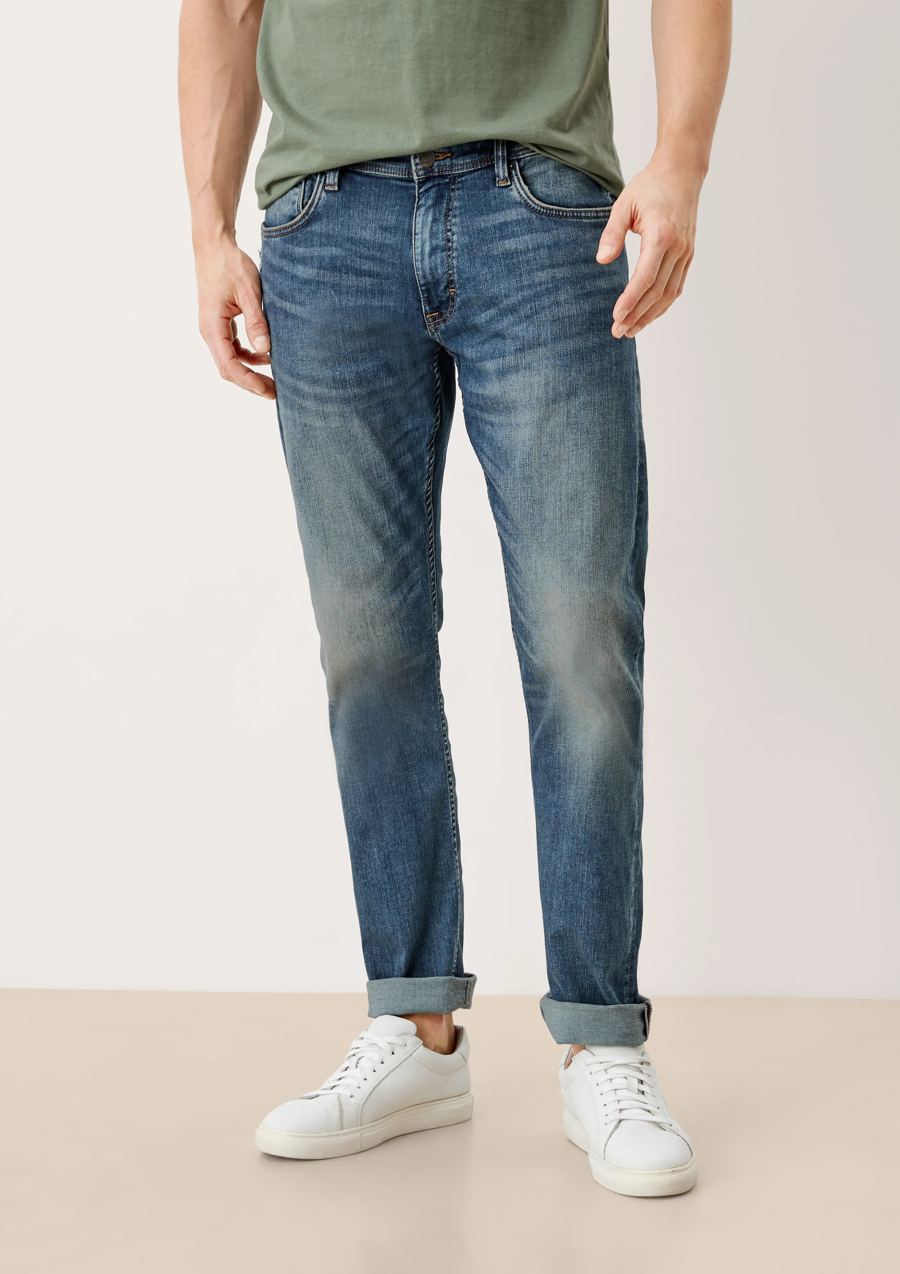 Slim fit: Five-pocket jeans in hyper stretch material
