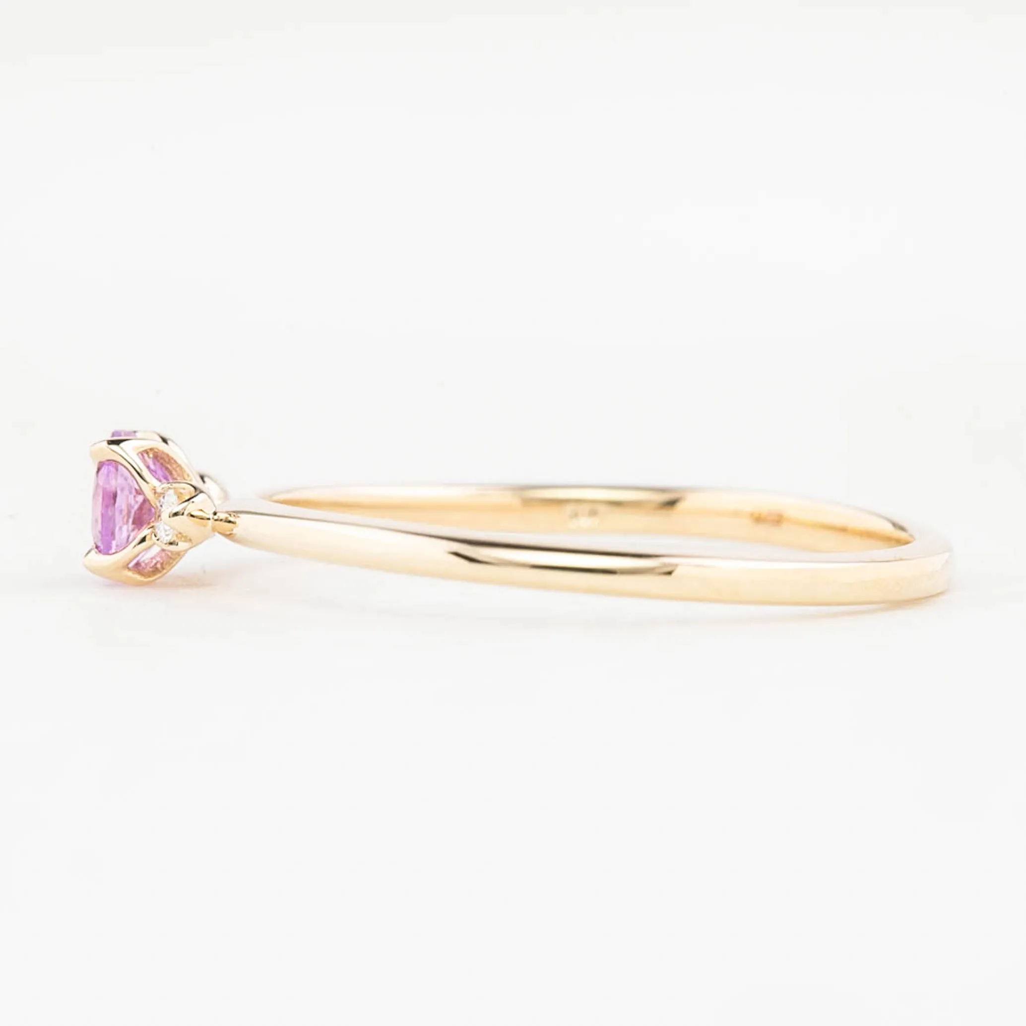 Sofia Ring 4mm 0.35ct Pink Umba Sapphire, 14K Yellow Gold