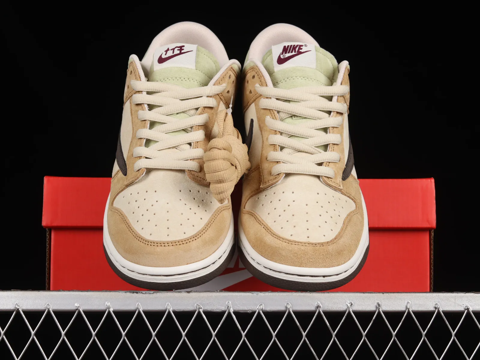 Travis Scott x Nike SB Dunk Low PlayStation Dark Brown Red CU1726-666