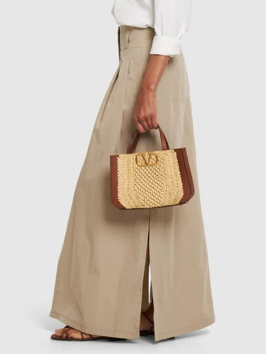 Valentino Garavani   Vlogo Signature crochet raffia tote bag 